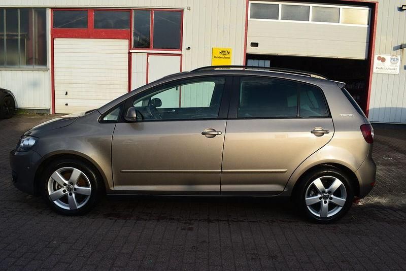 Gebraucht VW Golf Plus Cross Team 140 PS (102 kW) 2010 Braun Van / Kleinbus