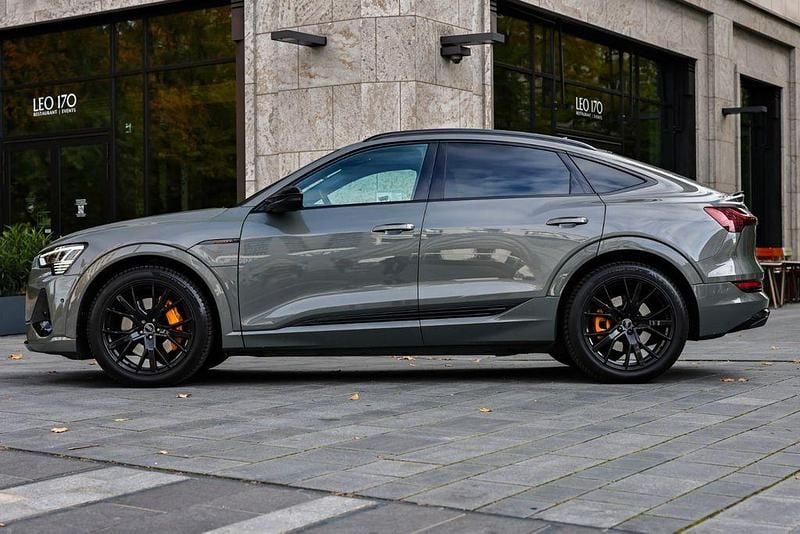 Gebraucht Audi e-tron Black Edition 230 kW (313 PS) 2022 Grau SUV