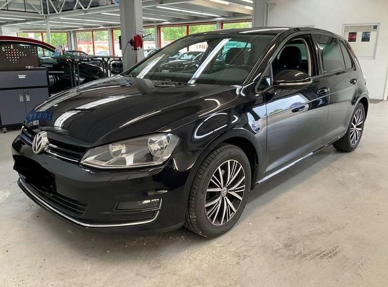 Schwarz Gebraucht 2016 VW Golf VII Allstar Limousine | 10.499 € (Fairer Preis) - Bild 1/4