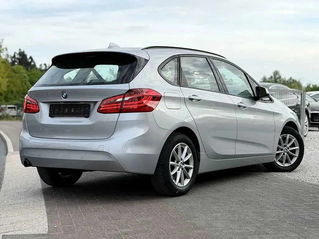 Gebraucht BMW 218 Active Tourer Basis 150 PS (110 kW) 2015 Silber Van / Kleinbus
