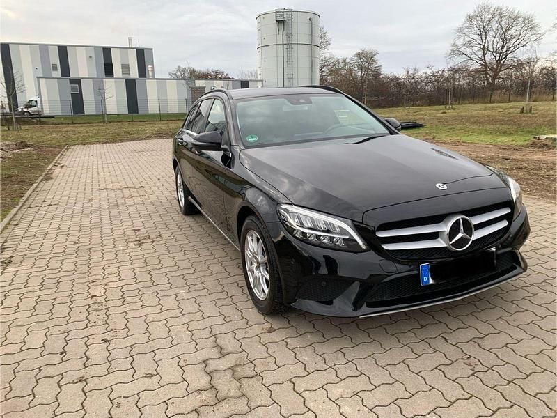 Gebraucht Mercedes C200 160 PS (117 kW) 2019 Schwarz Kombi