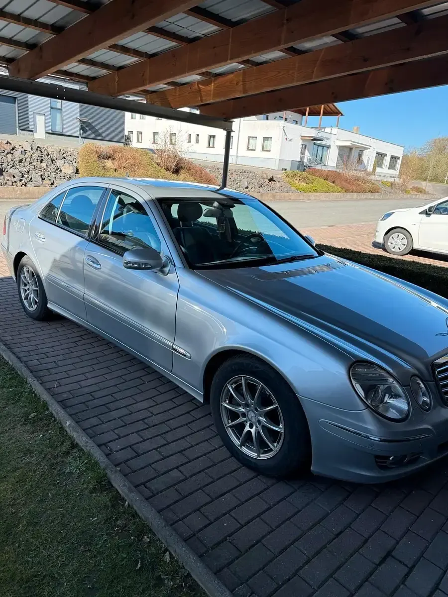 Gebraucht Mercedes E350 Avantgarde 292 PS (214 kW) 2009 Silber Limousine