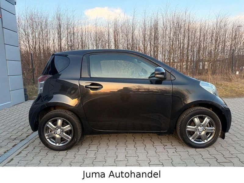 Gebraucht Toyota iQ 68 PS (50 kW) 2009 Schwarz Kleinwagen