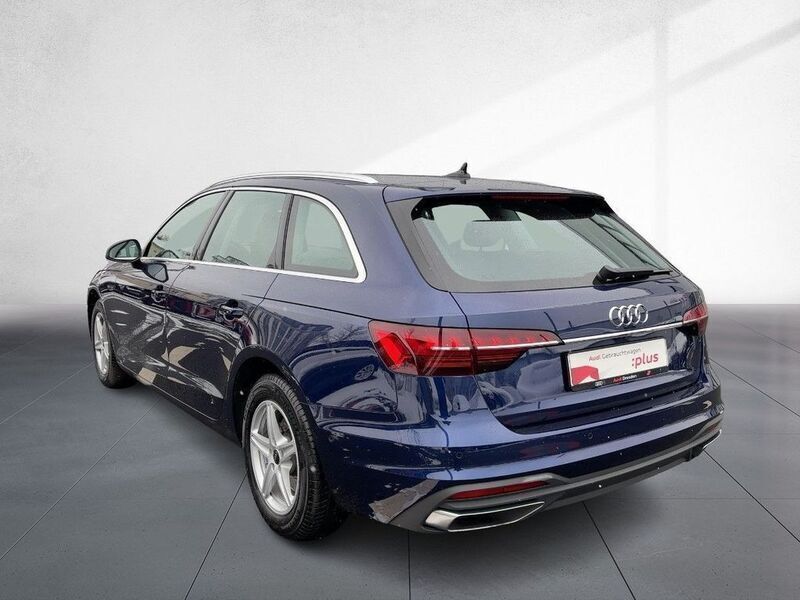 Gebraucht Audi A4 Basis 163 PS (119 kW) 2024 Navarrablau metallic Kombi