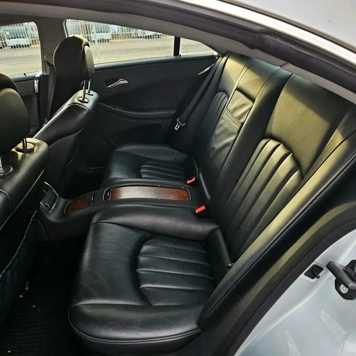 Gebraucht Mercedes CLS350 272 PS (200 kW) 2006 Silber Coupé