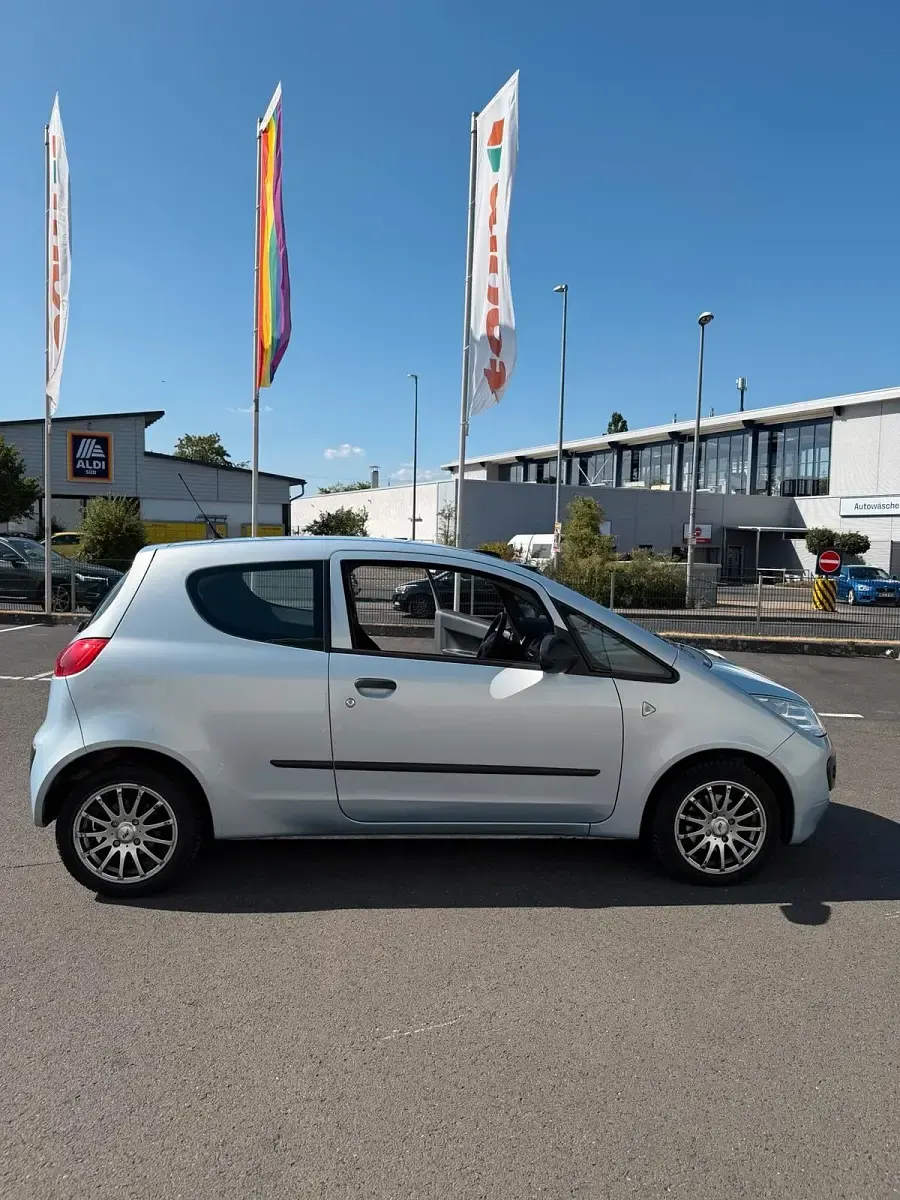 Gebraucht Mitsubishi Colt 99 PS (72 kW) 2004 Blau Kleinwagen