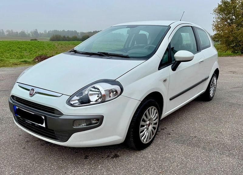 Weiß Gebraucht 2009 Fiat Punto Evo Kleinwagen | 2.490 € (Fairer Preis) - Bild 1/4