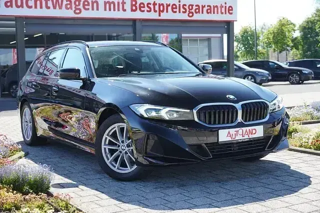 Gebraucht BMW 318 156 PS (114 kW) 2023 Schwarz ii uni Kombi