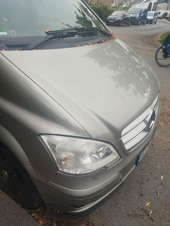 Grau Gebraucht 2011 Mercedes Viano Van / Kleinbus | 12.999 € (Superpreis) - Bild 1/4