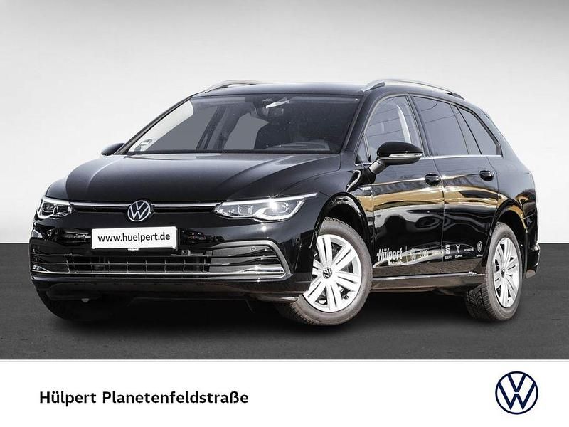 Grenadillschwarz metallic Gebraucht 2024 VW Golf VIII Style Kombi | 26.370 € (Guter Preis) - Bild 1/4