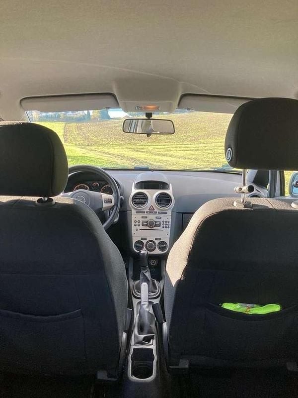 Silber Gebraucht 2009 Opel Corsa Edition Limousine | 2.400 € (Fairer Preis) - Bild 1/4