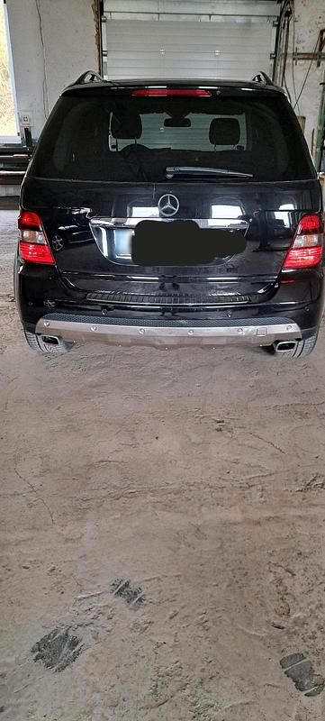 Gebraucht Mercedes ML320 224 PS (164 kW) 2007 Schwarz SUV