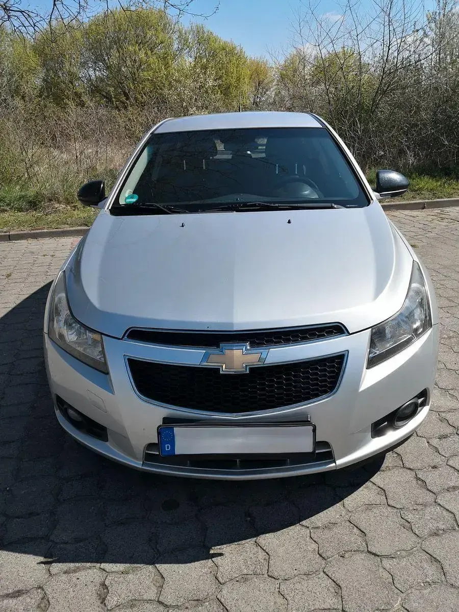 Gebraucht Chevrolet Cruze LTZ 141 PS (103 kW) 2011 Silber Limousine
