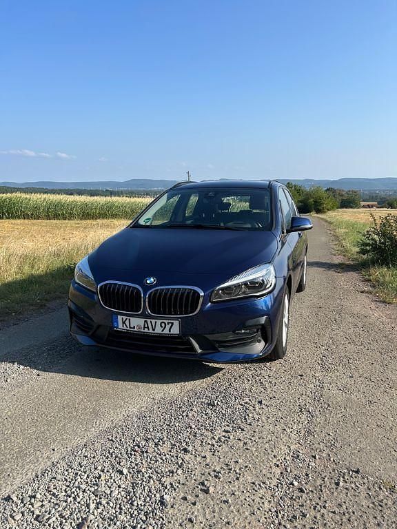 Blau Gebraucht 2019 BMW 216 Active Tourer Van / Kleinbus | 12.000 € - Bild 1/4