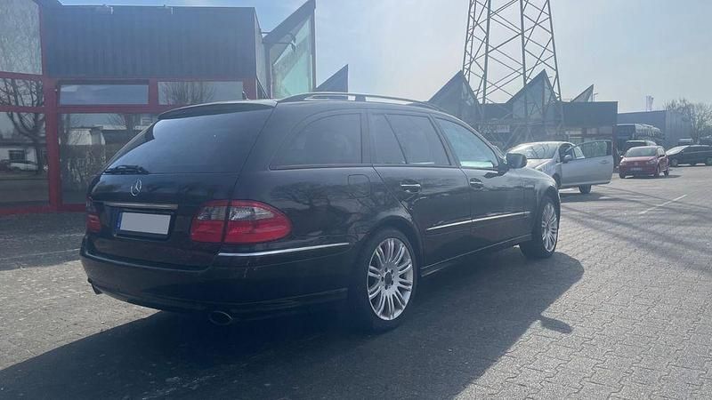 Gebraucht Mercedes E350 Avantgarde 292 PS (214 kW) 2008 Schwarz Limousine