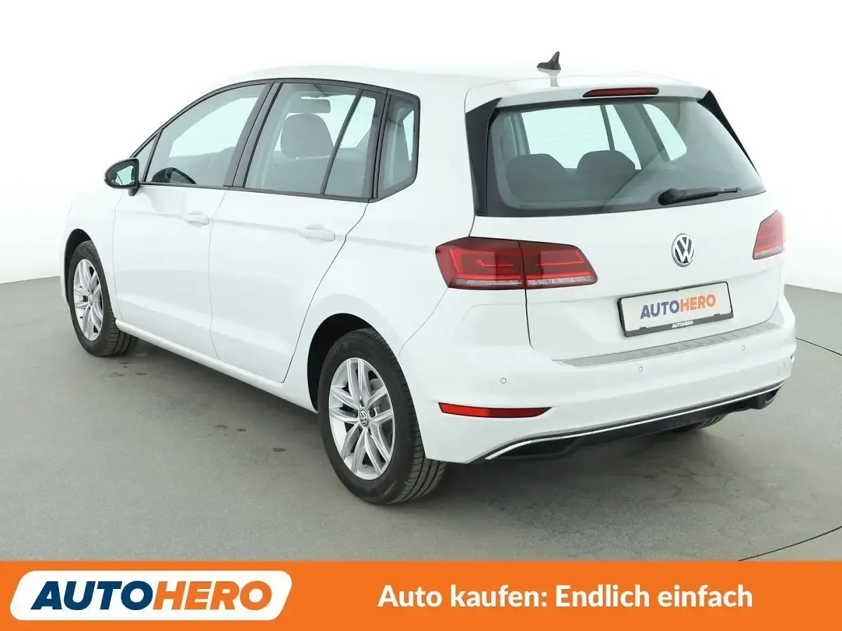 Gebraucht VW Golf VII Comfortline 150 PS (110 kW) 2020 Weiß Van / Kleinbus