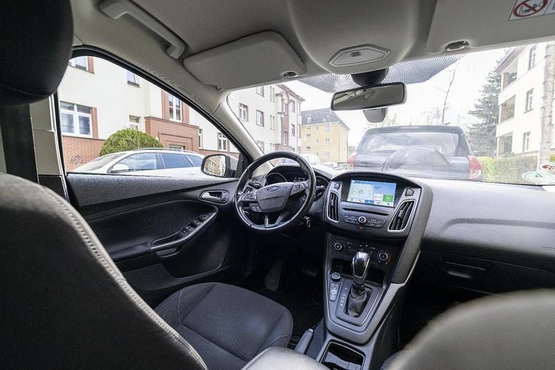 Gebraucht Ford Focus Business Edition 120 PS (88 kW) 2017 Grau Kombi