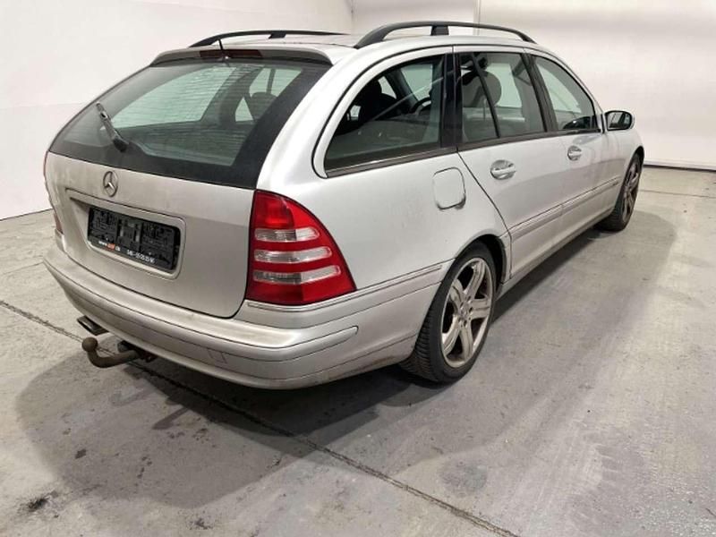 Gebraucht Mercedes C200 Elegance 163 PS (119 kW) 2003 Brillantsilber Kombi