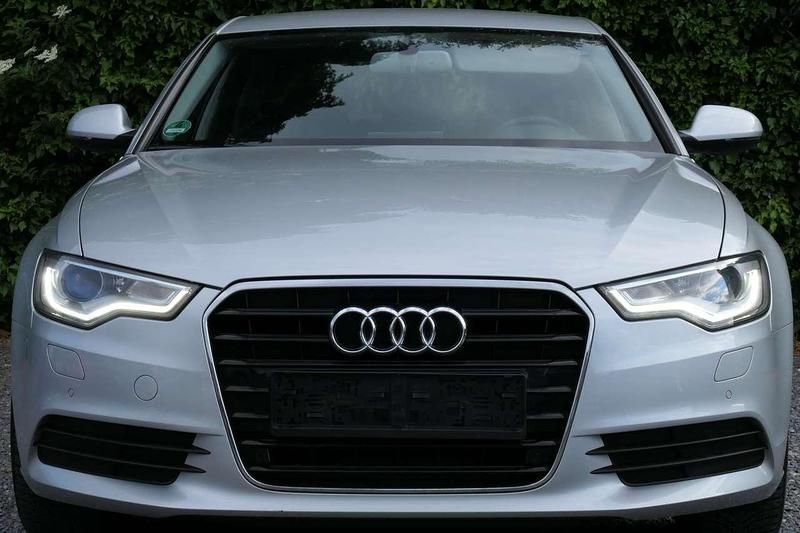 Eissilber metallic Gebraucht 2012 Audi A6 Limousine | 17.950 € (Fairer Preis) - Bild 1/4