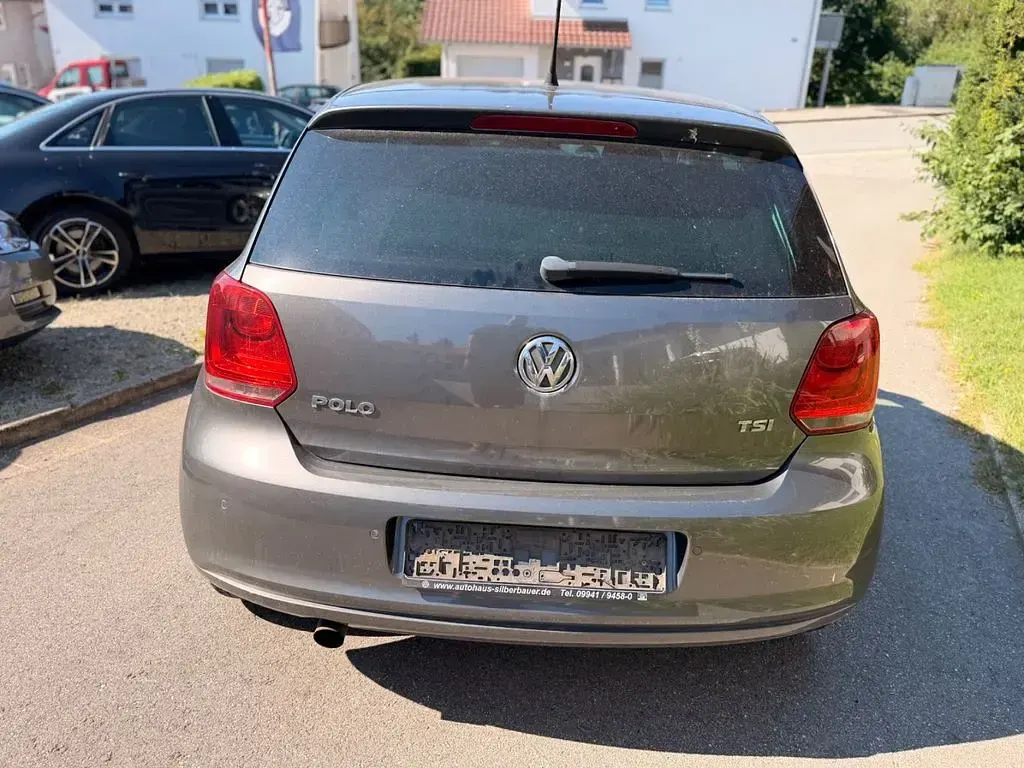 Gebraucht VW Polo Life 105 PS (77 kW) 2013 Grau Kleinwagen