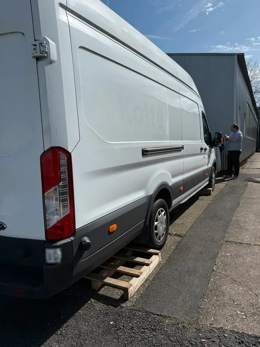 Gebraucht Ford Transit 131 PS (96 kW) 2019 Weiß Van / Kleinbus