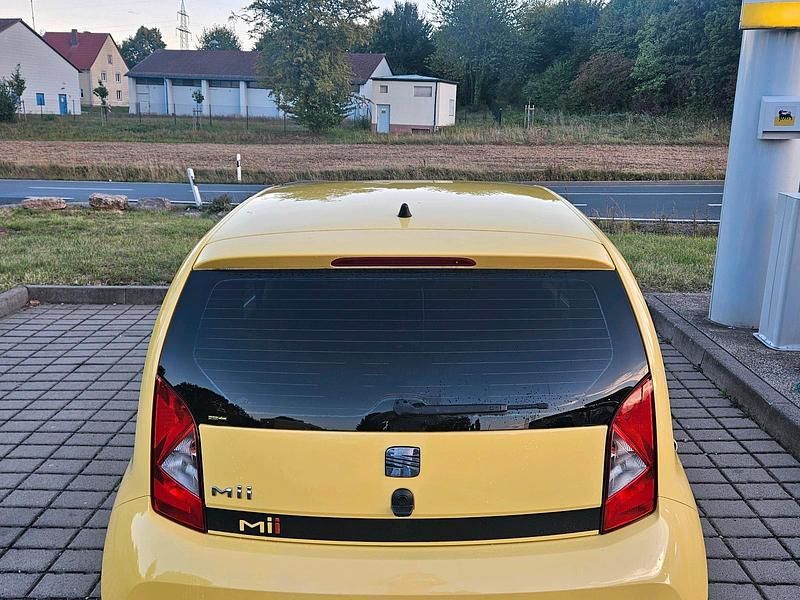Gelb Gebraucht 2012 Seat Mii Sport Kleinwagen | 2.666 € (Superpreis) - Bild 1/4