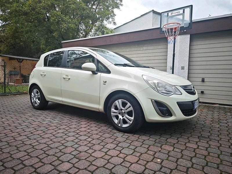 Beige Gebraucht 2013 Opel Corsa Kleinwagen | 3.600 € (Guter Preis) - Bild 1/4