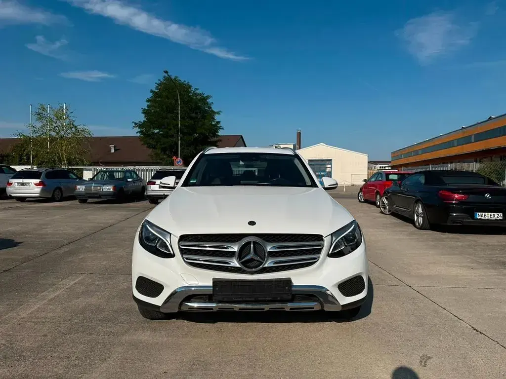 Gebraucht Mercedes GLC250 211 PS (155 kW) 2018 Weiß SUV