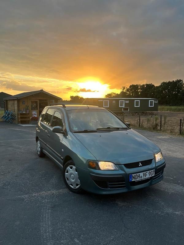 Grün Gebraucht 2002 Mitsubishi Space Star Limousine | 1.600 € (Teuer) - Bild 1/4