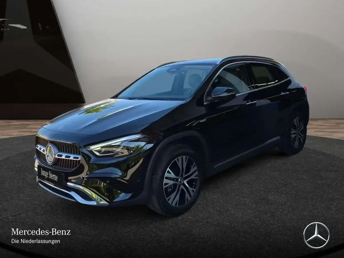 Gebraucht Mercedes GLA250 Progressive 163 PS (119 kW) 2025 Schwarz SUV