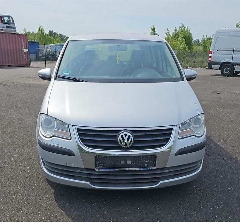 Grau Gebraucht 2010 VW Touran Van / Kleinbus | 2.499 € (Superpreis) - Bild 1/4
