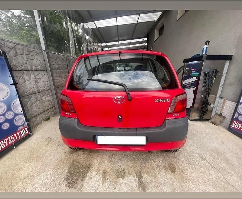 Rot Gebraucht 2001 Toyota Yaris Kleinwagen | 2.000 € (Fairer Preis) - Bild 1/4