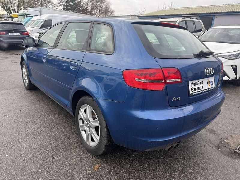 Gebraucht Audi A3 Sportback Attraction 125 PS (91 kW) 2009 Arubablau Kleinwagen