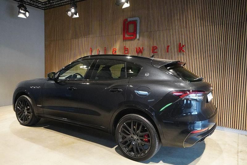 Gebraucht Maserati Levante 430 PS (316 kW) 2021 Schwarz SUV