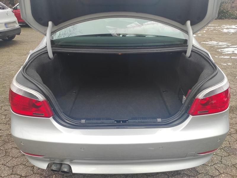 Gebraucht BMW 560L 155 PS (114 kW) 2007 Silber Limousine