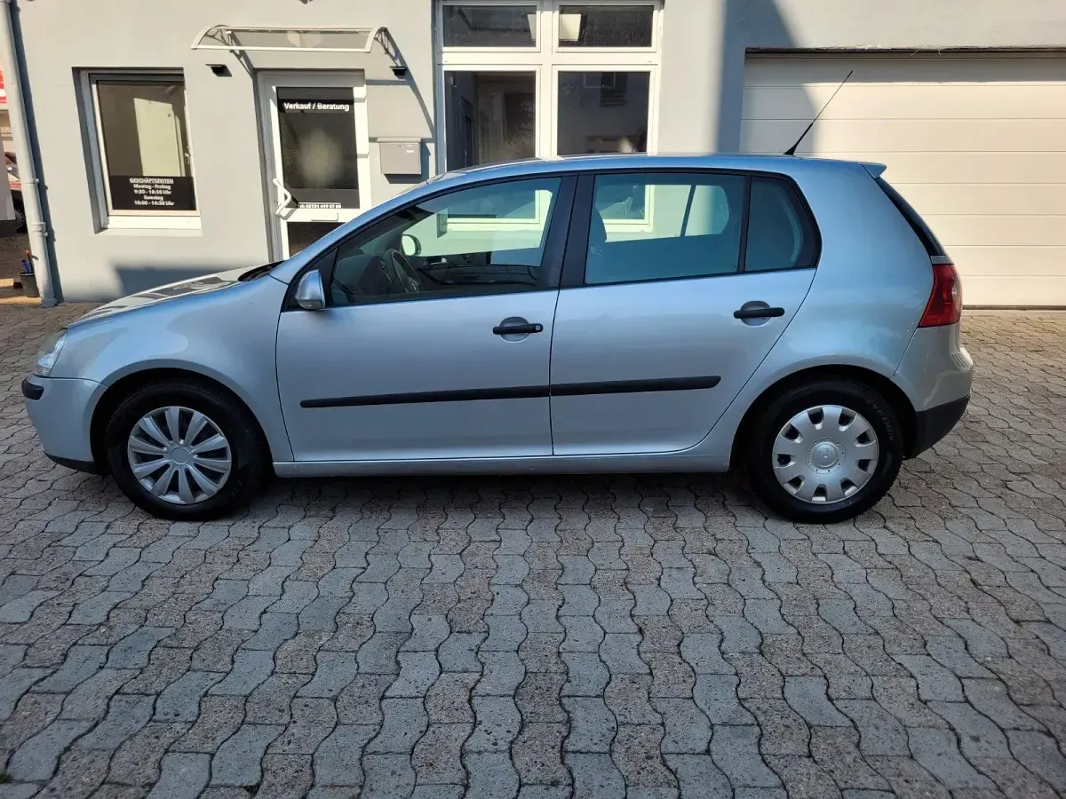Gebraucht VW Golf IV 90 PS (66 kW) 2005 Silber Limousine