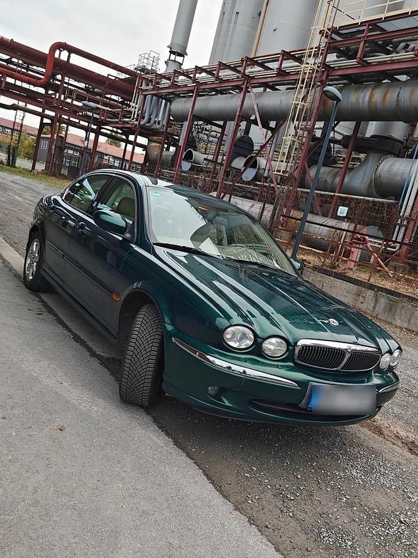 Grün Gebraucht 2003 Jaguar X-type Limousine | 1.500 € - Bild 1/4