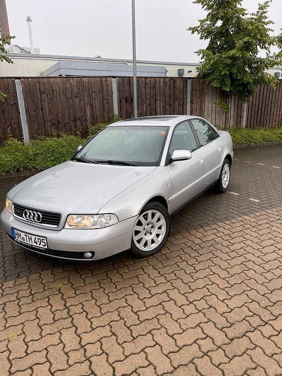 Silber Gebraucht 2000 Audi A4 Sport Limousine | 5.999 € (Teuer) - Bild 1/4