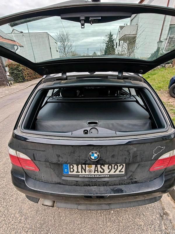 Gebraucht BMW 520 177 PS (130 kW) 2010 Schwarz Kombi