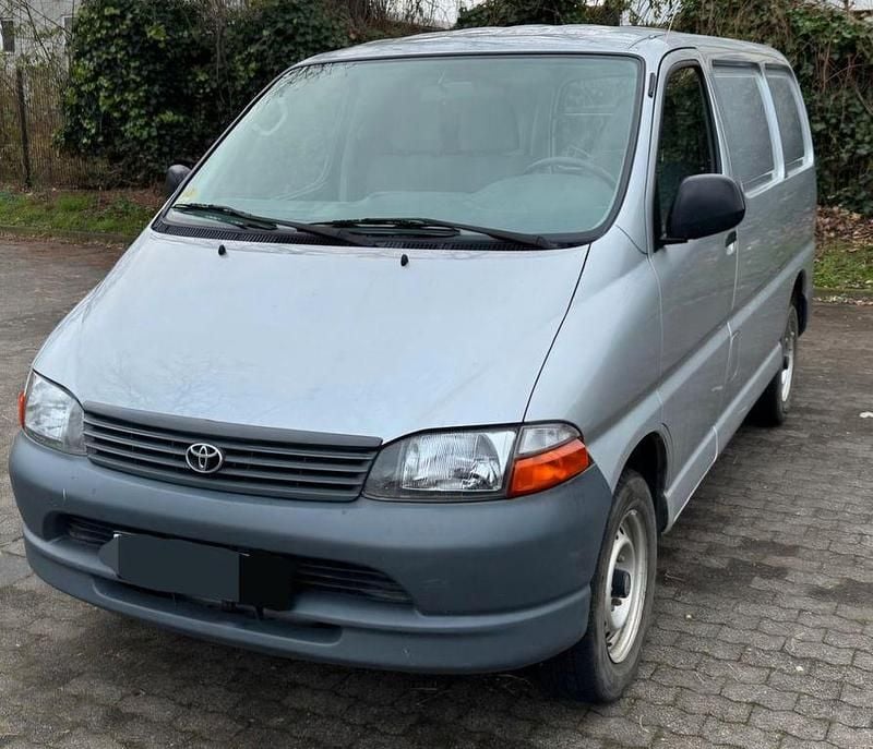 Silber Gebraucht 2005 Toyota HiAce Van | 6.200 € (Fairer Preis) - Bild 1/4