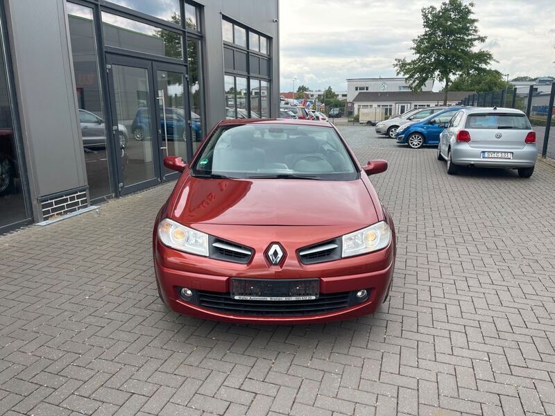 Rot Gebraucht 2008 Renault Mégane Cabriolet Avantage Cabrio | 799 € (Superpreis) - Bild 1/4