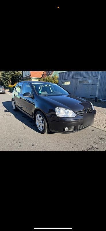 Schwarz Gebraucht 2006 VW Golf IV S Kleinwagen | 3.400 € - Bild 1/4