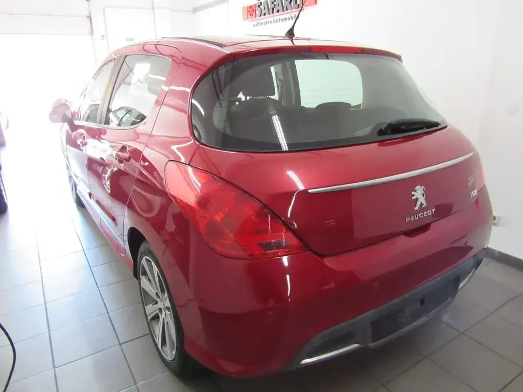 Gebraucht Peugeot 308 Allure 150 PS (110 kW) 2012 Rot Limousine