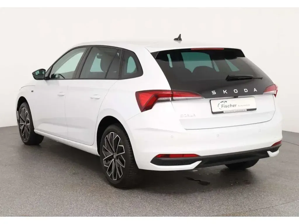 Gebraucht Skoda Scala Tour 116 PS (85 kW) 2025 Moonweißmetallic Kleinwagen