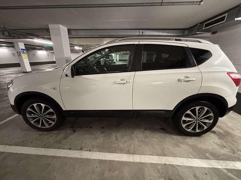 Gebraucht Nissan Qashqai Tekna 150 PS (110 kW) 2010 Weiß SUV