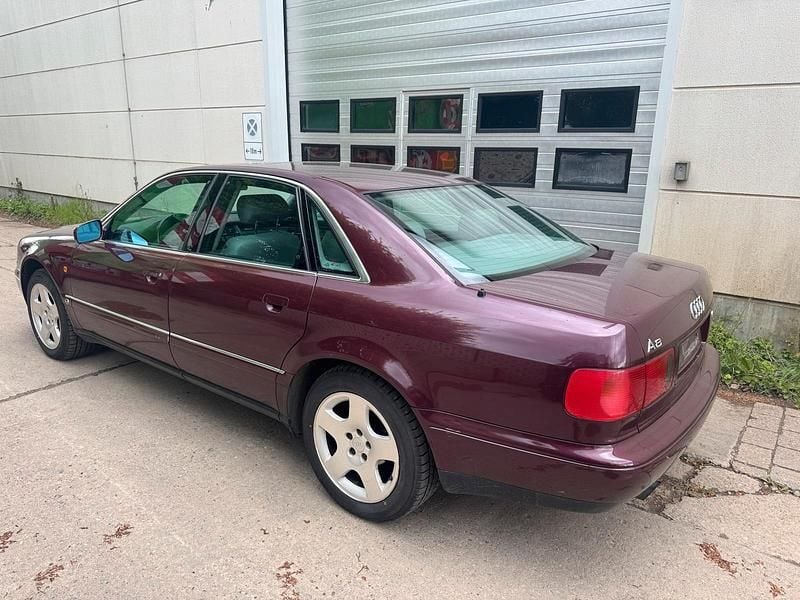 Second-hand Audi A8 174 CP (127 kW) 1995 Andere farben Berlinǎ
