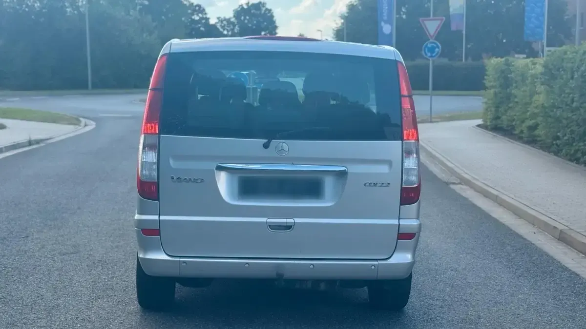 Gebraucht Mercedes Viano 150 PS (110 kW) 2009 Silber Van / Kleinbus