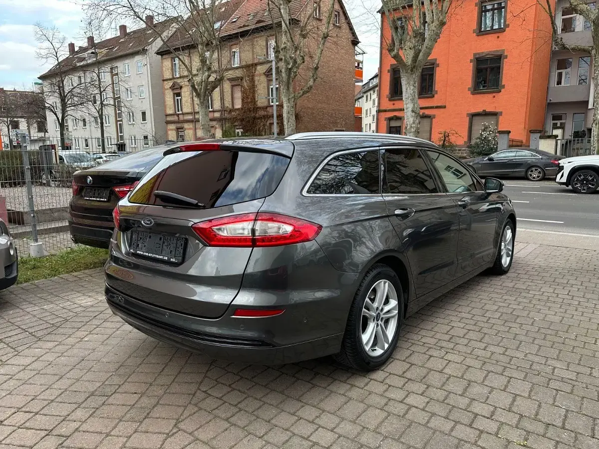 Gebraucht Ford Mondeo Titanium 150 PS (110 kW) 2017 Grau Kombi