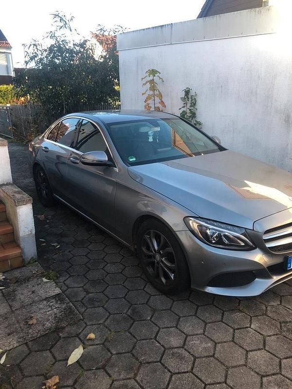 Grau Gebraucht 2016 Mercedes C200 Limousine | 18.500 € (Guter Preis) - Bild 1/4