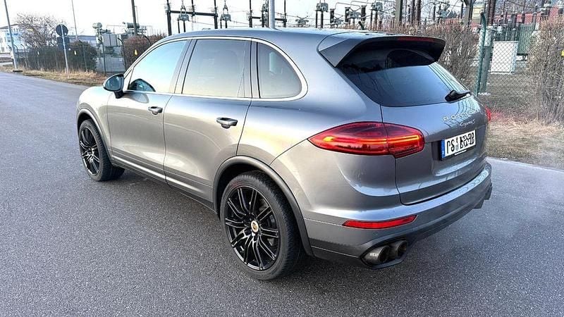 Gebraucht Porsche Cayenne S 420 PS (308 kW) 2015 Grau SUV